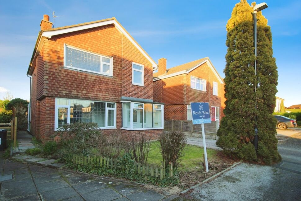 3 bedroom Detached House for sale, Claughton Avenue, Leyland, PR25 £