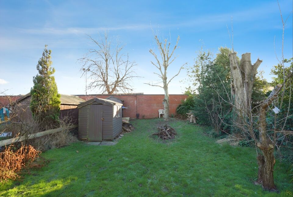 3 bedroom Semi Detached House for sale, Yewlands Drive, Leyland, PR25