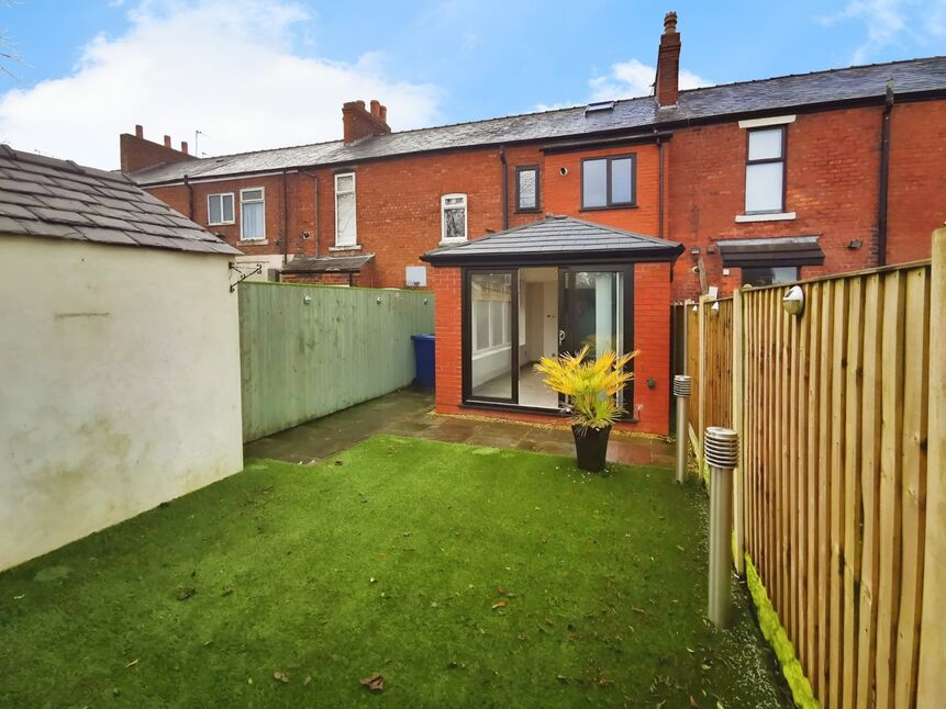 3 bedroom Mid Terrace House for sale, Northbrook Road, Leyland, PR25