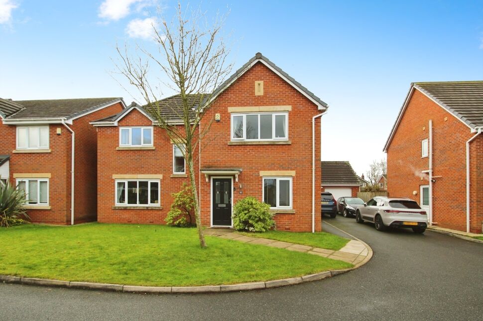4 bedroom Detached House for sale, Grange Close, Leyland, PR25 £425,000