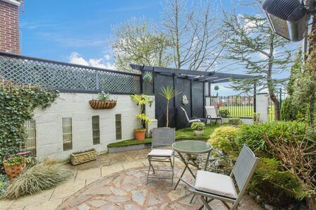 3 bedroom Detached House to rent