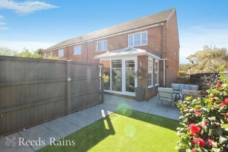 2 bedroom End Terrace House for sale