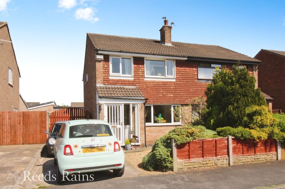 Main image of 3 bedroom Semi Detached House for sale, Kirkby Avenue, Leyland, Lancashire, PR25