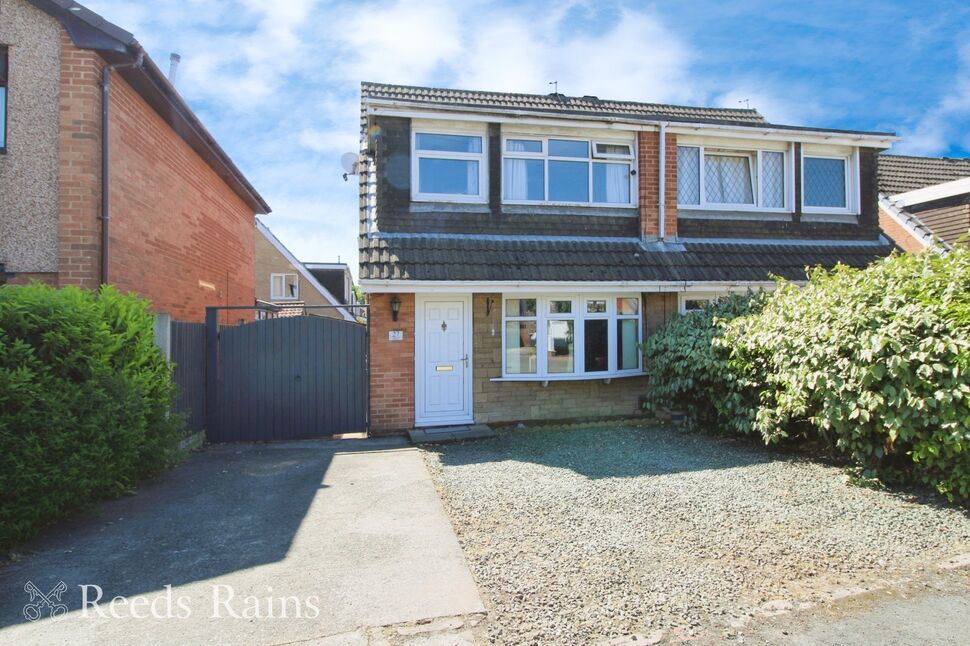 3 bedroom Semi Detached House for sale