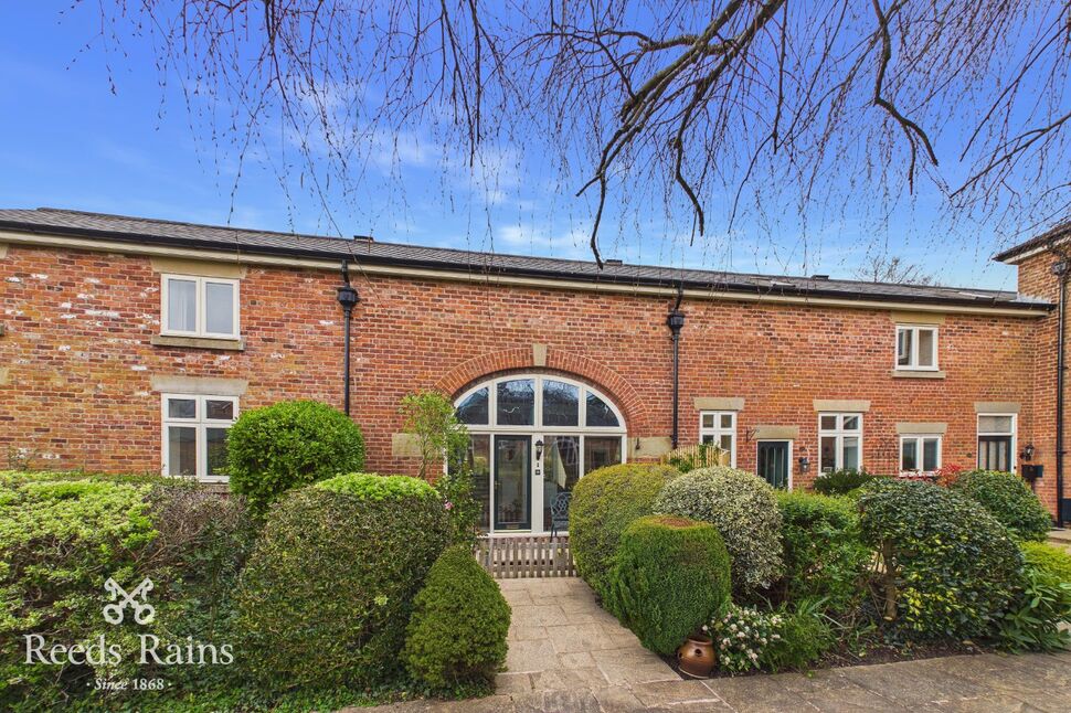 2 bedroom Mid Terrace House for sale