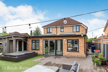 Barn Hey Drive, 4 bedroom Detached House for sale, £425,000