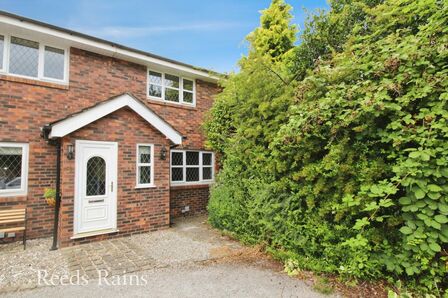 Out Lane, 2 bedroom End Terrace House for sale, £220,000