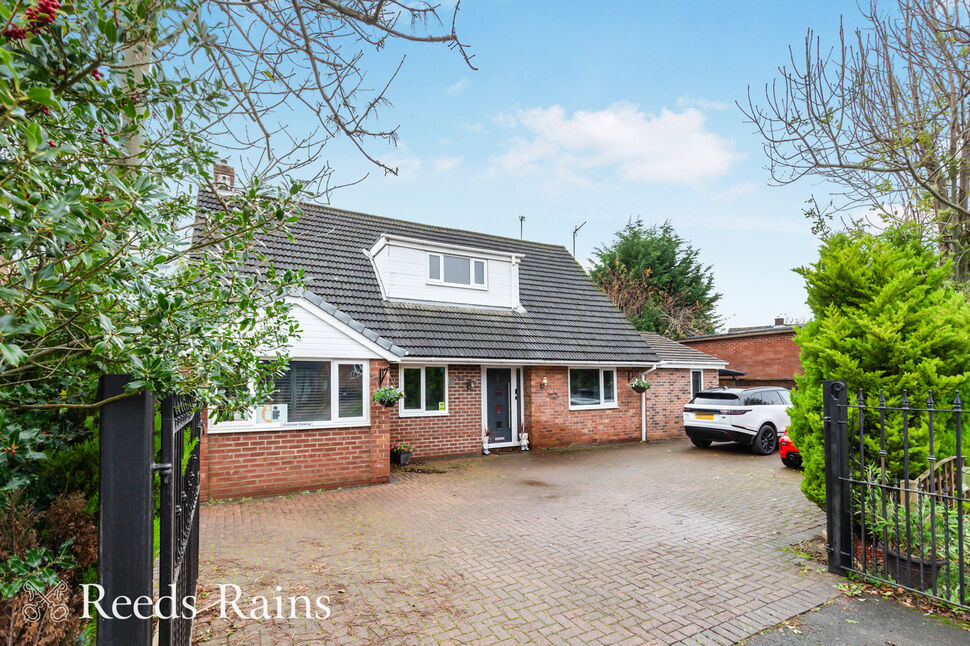 Main image of 5 bedroom Detached House for sale, Royal Avenue, Leyland, Lancashire, PR25