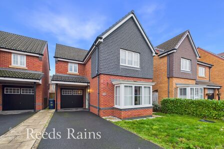 Radcliffe Drive, 3 bedroom Detached House for sale, &pound;275,000