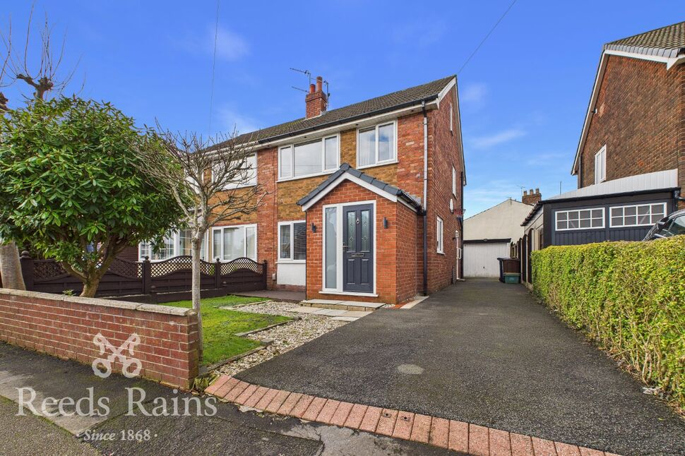 3 bedroom Semi Detached House for sale