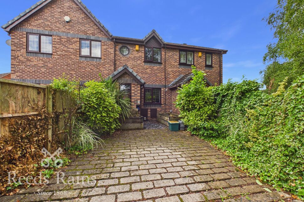 Main image of 2 bedroom Mid Terrace House for sale, Mosslands, Leyland, Lancashire, PR25