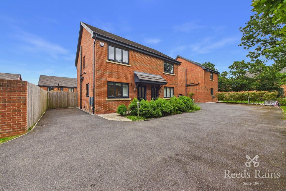Main image of 2 bedroom Semi Detached House for sale, Ivy Court, Leyland, Lancashire, PR25