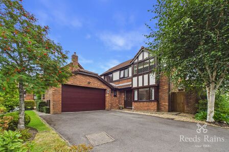 Beechfield Road, 4 bedroom Detached House for sale, &pound;500,000