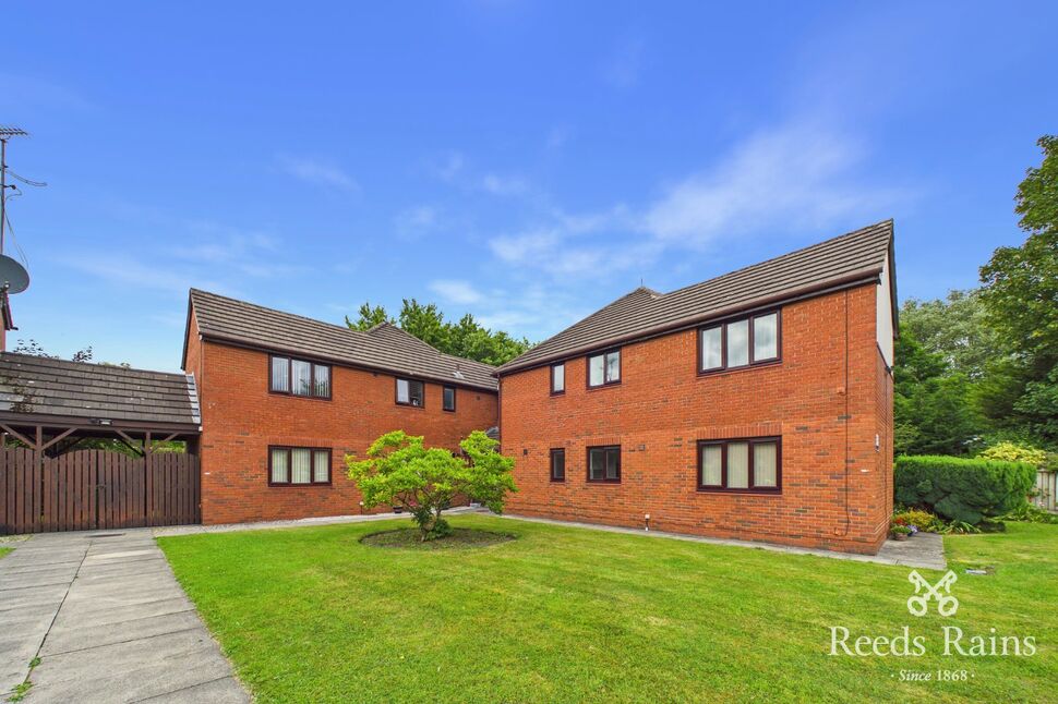 Main image of 2 bedroom Flat for sale, Kings Court, Leyland, Lancashire, PR25