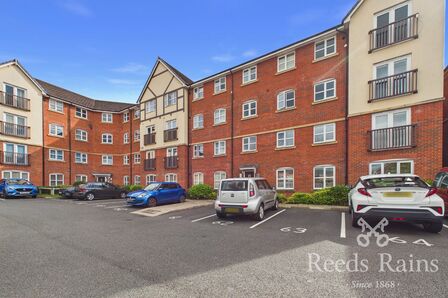 2 bedroom Flat for sale