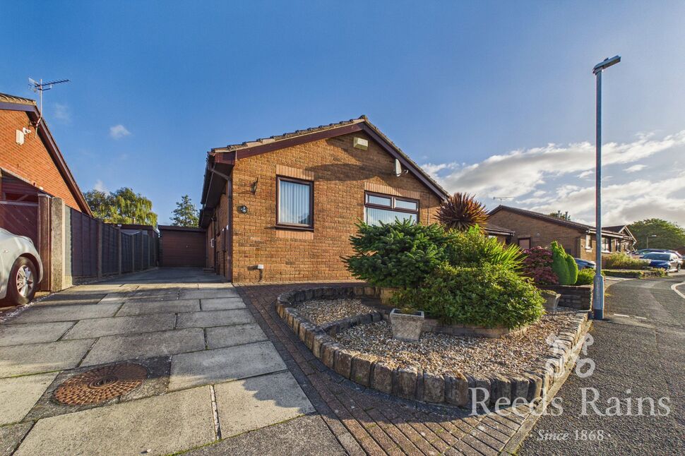 Main image of 2 bedroom Semi Detached Bungalow for sale, Pearfield, Leyland, Lancashire, PR25