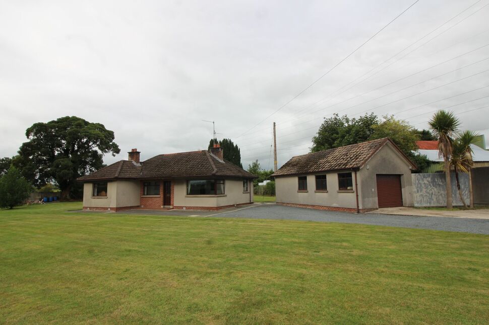 3 bedroom Detached Bungalow for sale, Moira Road, Lisburn, BT28 £220,000