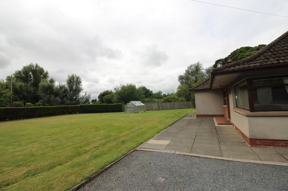 3 bedroom Detached Bungalow for sale, Moira Road, Lisburn, BT28 £220,000