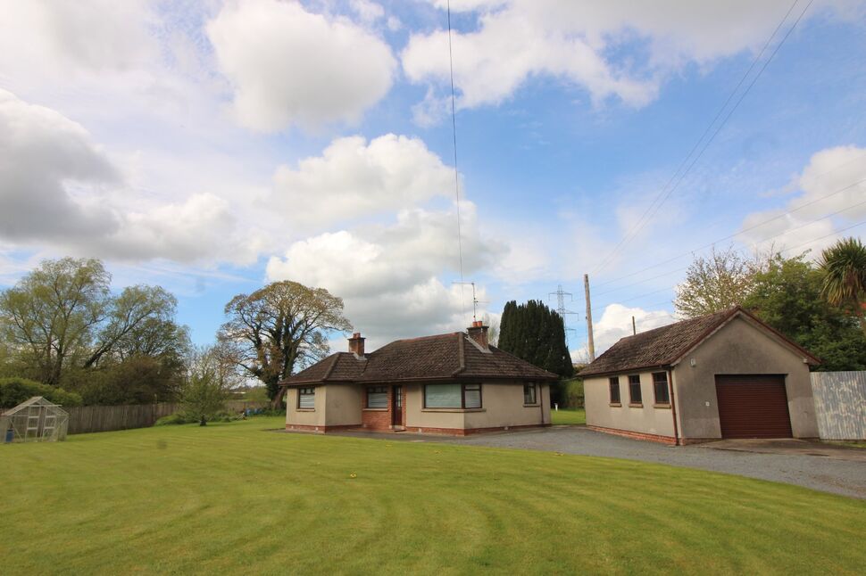 3 bedroom Detached Bungalow for sale, Moira Road, Lisburn, BT28 £220,000