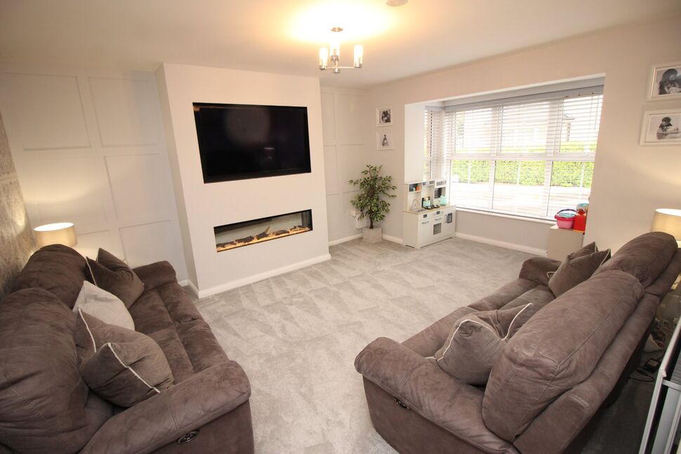 4 bedroom Detached House for sale, Ayrshire Manor, Lisburn, BT28 £244,950