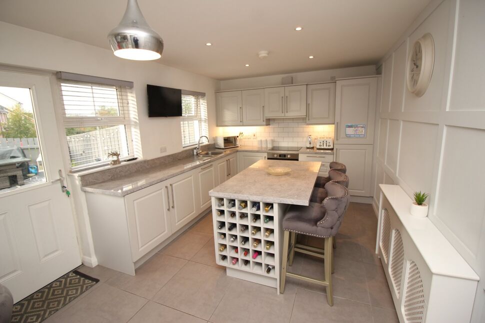 4 bedroom Detached House for sale, Ayrshire Manor, Lisburn, BT28 £244,950