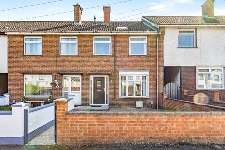 4 bedroom Mid Terrace House for sale