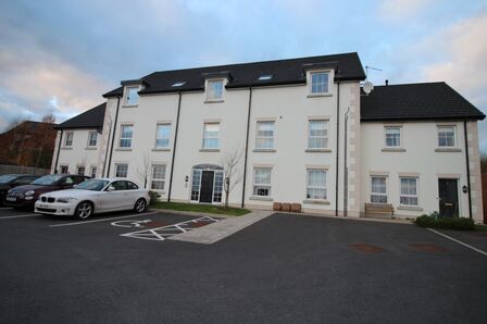 Fountain Mews, 2 bedroom  Flat to rent, £750 pcm