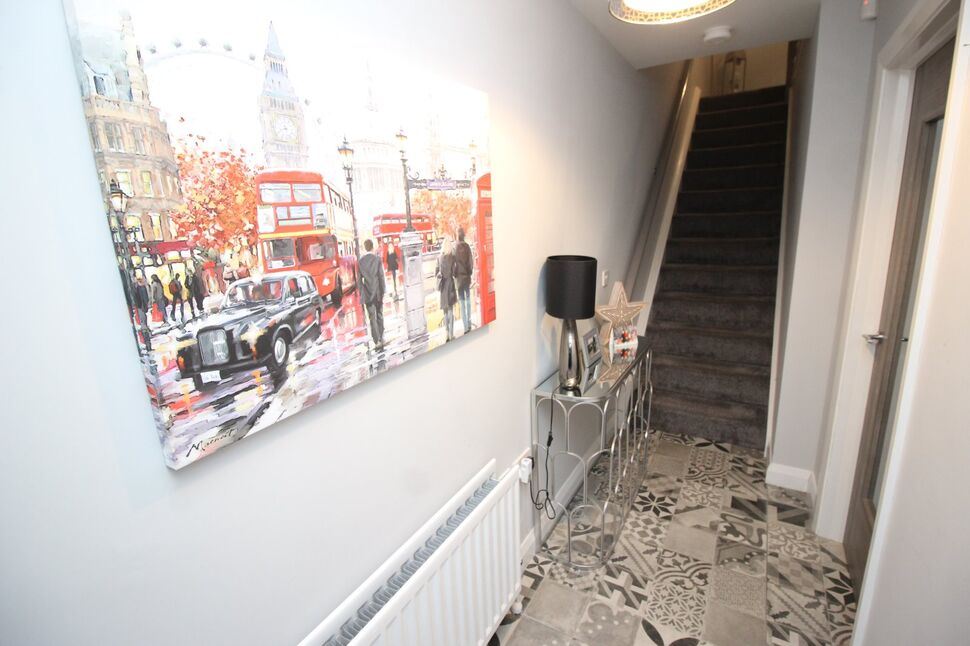 3 bedroom End Terrace House for sale, Balmoral Lane, Lisburn, BT27 £