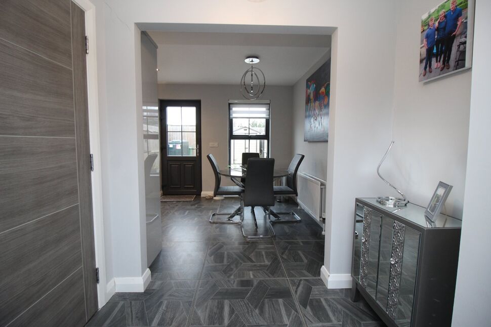 3 bedroom End Terrace House for sale, Balmoral Lane, Lisburn, BT27 £