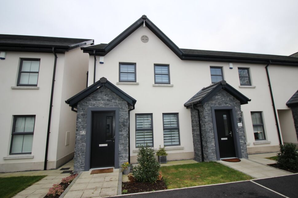 3 bedroom End Terrace House for sale, Balmoral Lane, Lisburn, BT27 £199,950