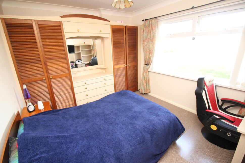 4 bedroom Detached Bungalow for sale, Blaris Road, Lisburn, BT27 £179,950