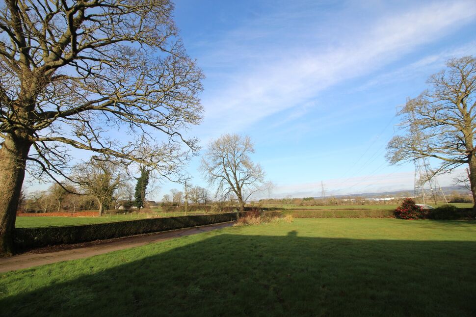 4 bedroom Detached Bungalow for sale, Blaris Road, Lisburn, BT27 £179,950