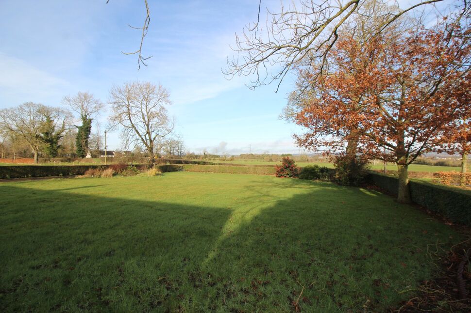 4 bedroom Detached Bungalow for sale, Blaris Road, Lisburn, BT27 £179,950