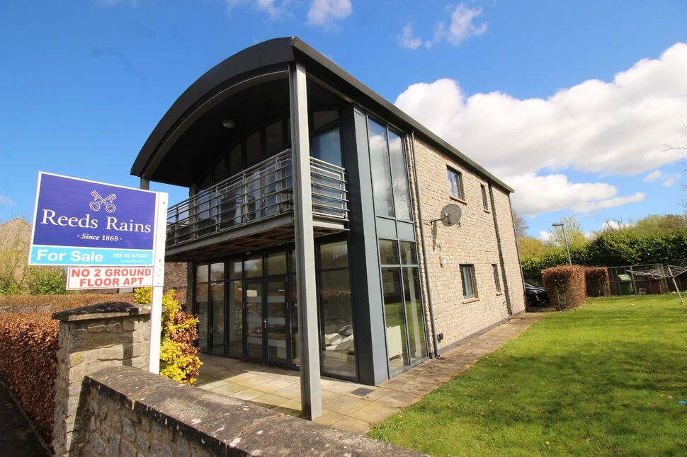 2 bedroom Flat for sale, Woodbrook Avenue, Lisburn, BT28 £110,000