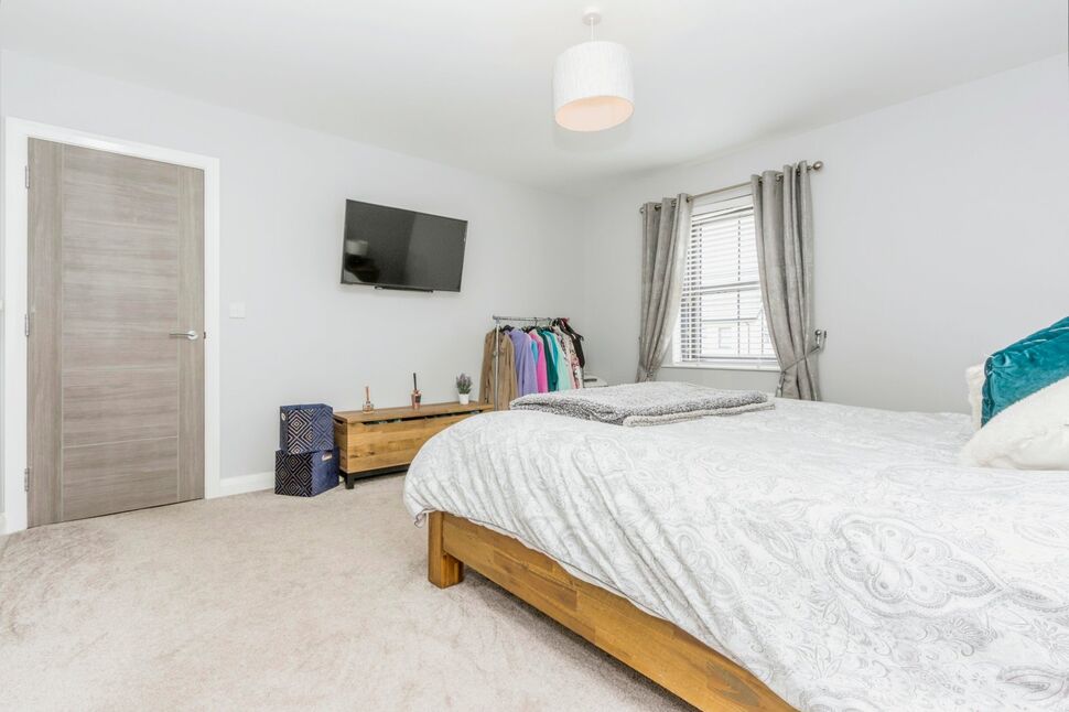 3 bedroom Mid Terrace House for sale, Balmoral Lane, Lisburn, BT27 £