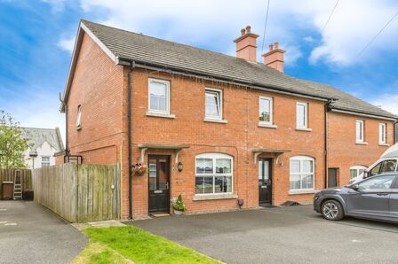 Lady Wallace Brae, 3 bedroom End Terrace House for sale, £219,950