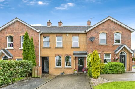 3 bedroom Mid Terrace House for sale