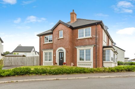 4 bedroom Semi Detached House for sale