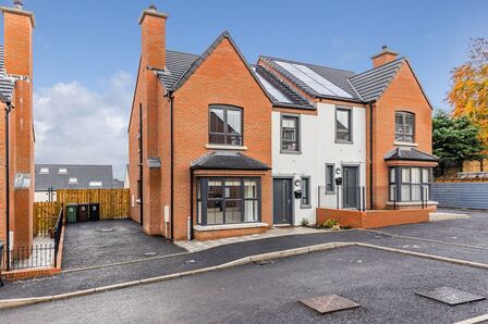 4 bedroom Semi Detached House for sale