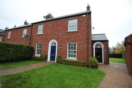 The Old Stables, 2 bedroom  Flat to rent, £725 pcm