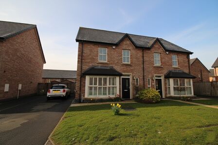 Woodbrook Avenue, 3 bedroom Semi Detached House to rent, &pound;1,100 pcm