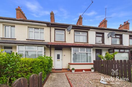Warren Park Drive, 3 bedroom Mid Terrace House for sale, &pound;145,000