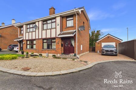 4 bedroom Semi Detached House for sale