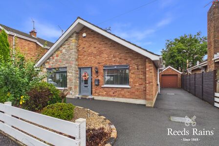 Parkland Avenue, 3 bedroom Detached Bungalow for sale, &pound;280,000