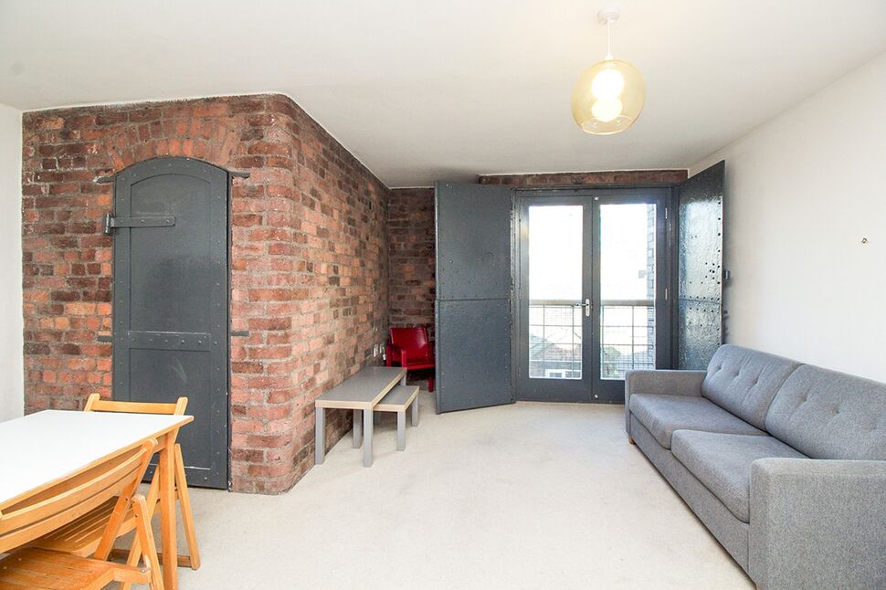 Lounge / Kitchen