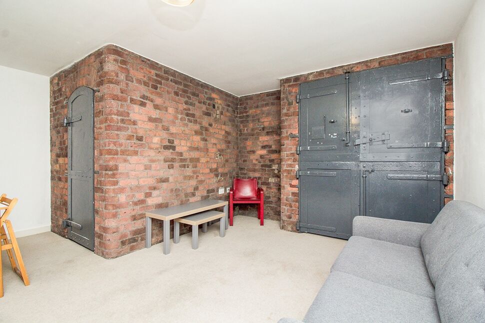 Lounge / Kitchen