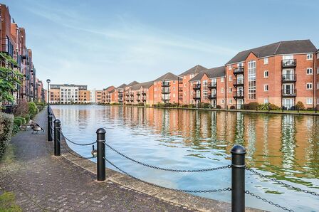 Ellerman Road, 2 bedroom  Flat to rent, £1,000 pcm