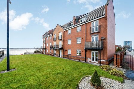 Armstrong Quay, 2 bedroom  Flat to rent, £1,000 pcm
