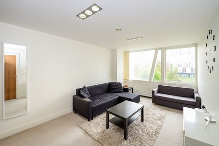 Strand Street, 2 bedroom  Flat to rent, £1,250 pcm