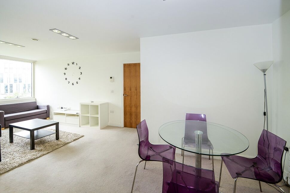 Lounge / Kitchen
